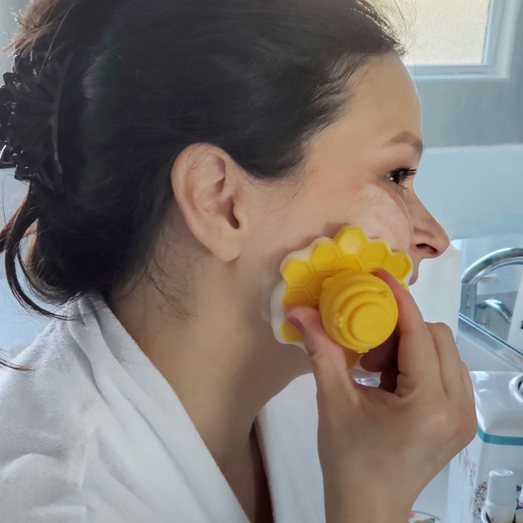 ScrubBEE Multipurpose Silicone Scrubber (Rose)