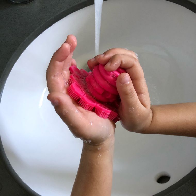 ScrubBEE Multipurpose Silicone Scrubber (Rose)